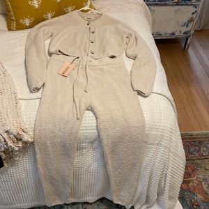 Missguided Jogger & Sweater outfit